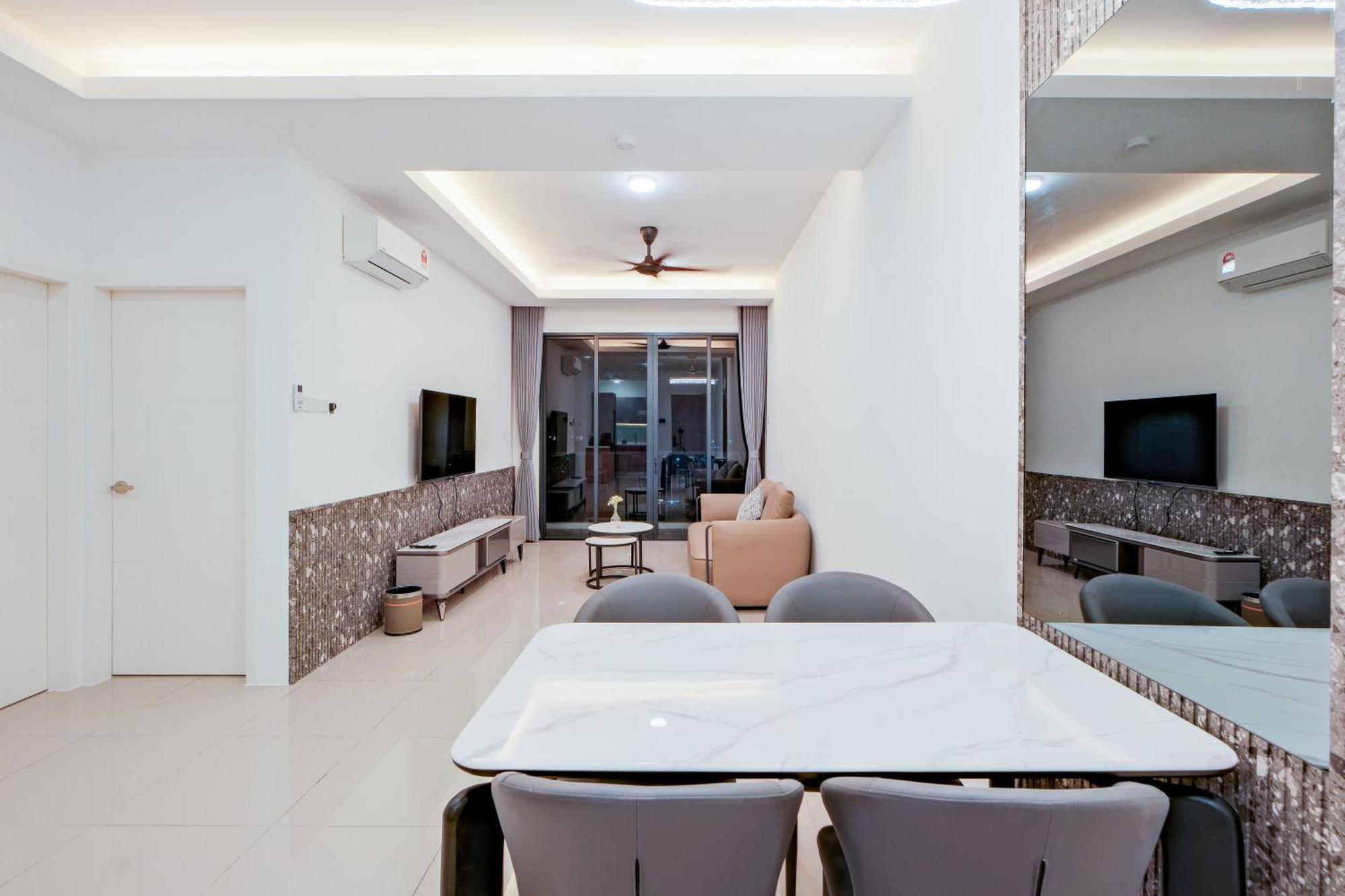 G Sky Hotel